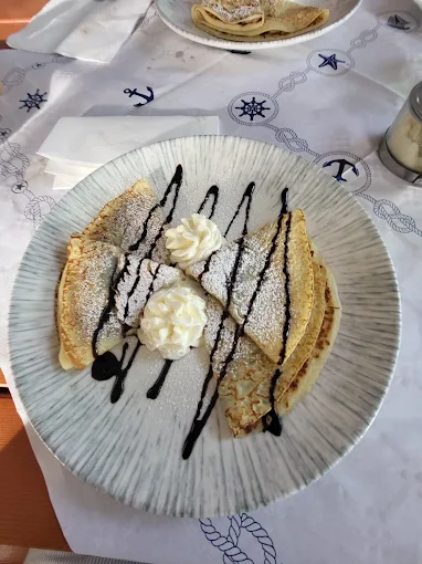 Palačinke s čokolado in smetano